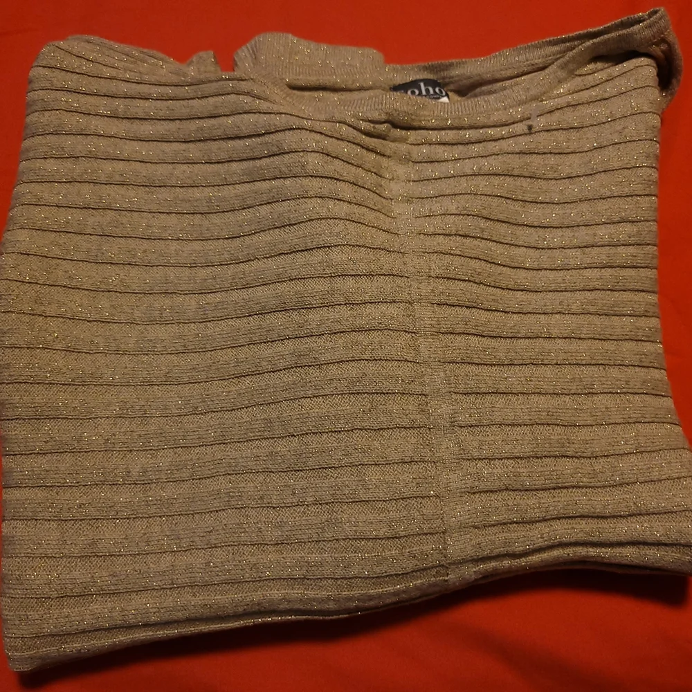 Soho Gold Ribbed Sweater - Picture 6 of 6
